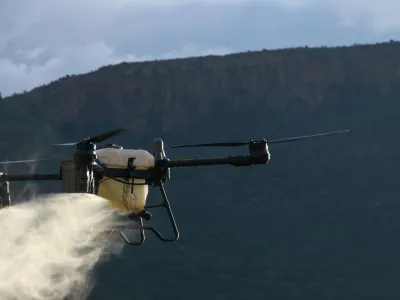 Usługi opryskiwacza samojezdnego New Holland
